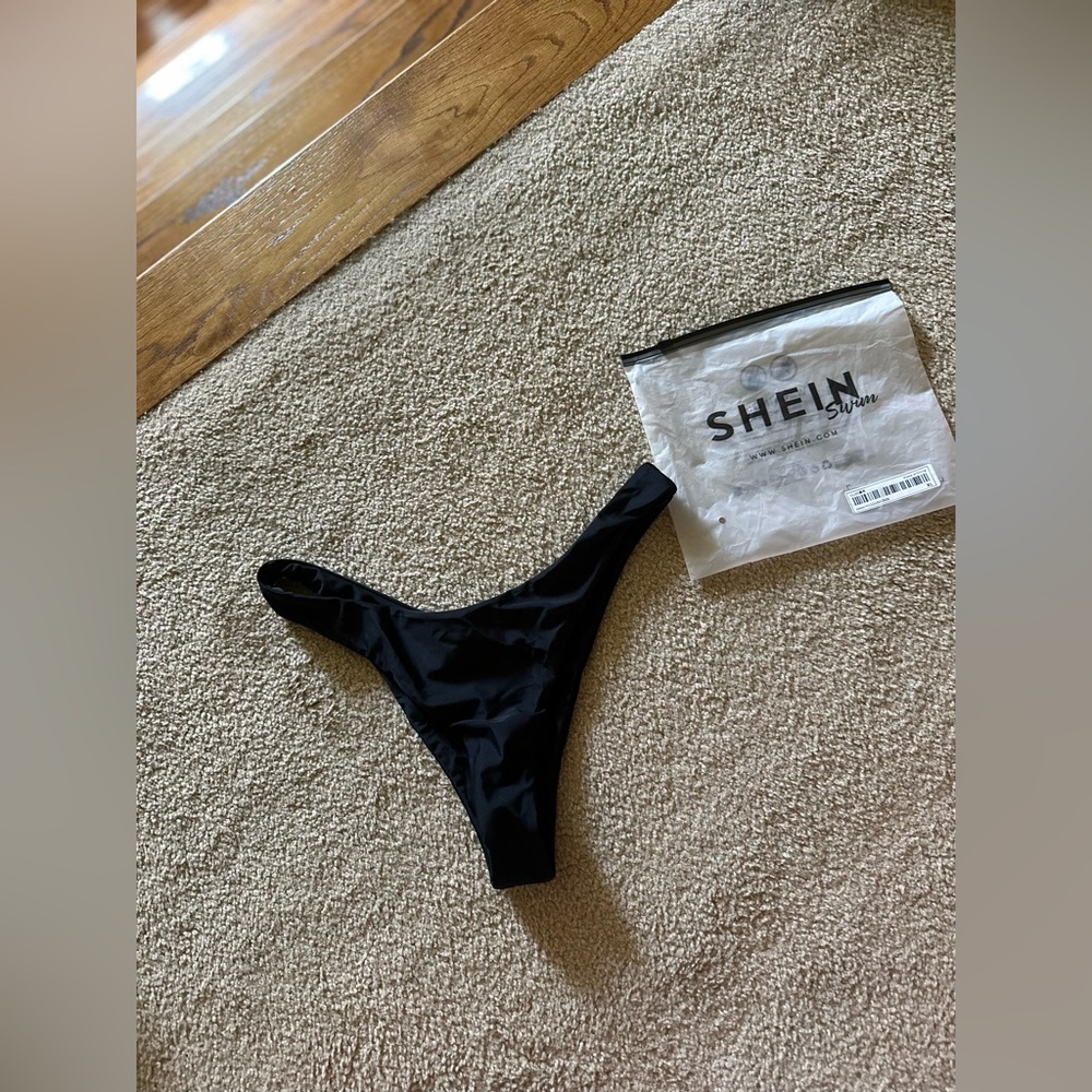 Bikini bottoms